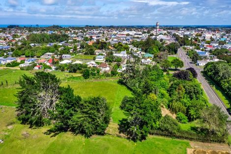 Photo of property in 1 High Road, Hawera, 4610