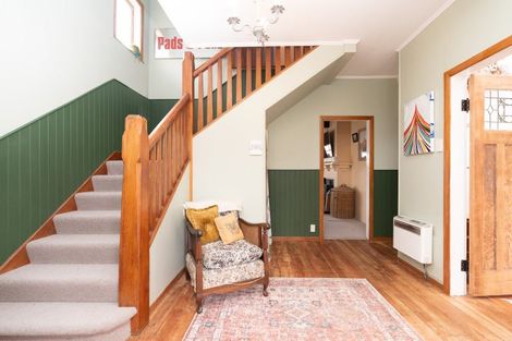 Photo of property in 40 Apu Crescent, Lyall Bay, Wellington, 6022