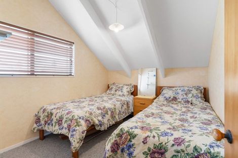 Photo of property in 106 Everitt Crescent, Whangamata, 3620