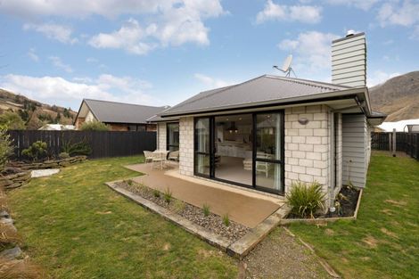 Photo of property in 2 Sew Hoy Lane, Arthurs Point, Queenstown, 9371