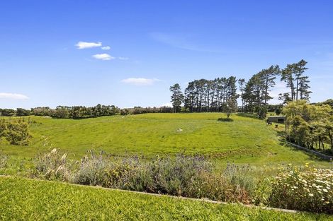 Photo of property in 32 Arthur Road, Paraite, New Plymouth, 4373