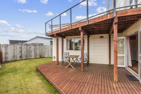 Photo of property in 1 Frances Street, Waikanae Beach, Waikanae, 5036