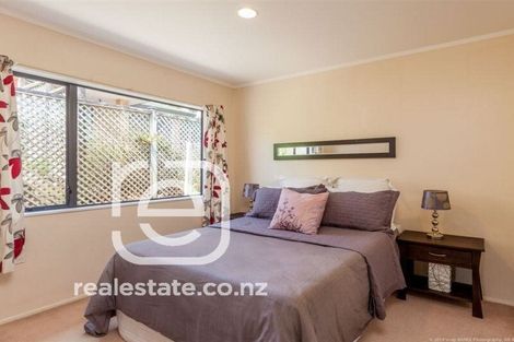 Photo of property in 2 Marbella Drive, Massey, Auckland, 0614