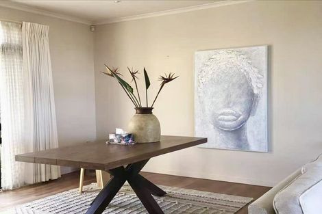 Photo of property in 16 Provence Esplanade, Te Atatu Peninsula, Auckland, 0610