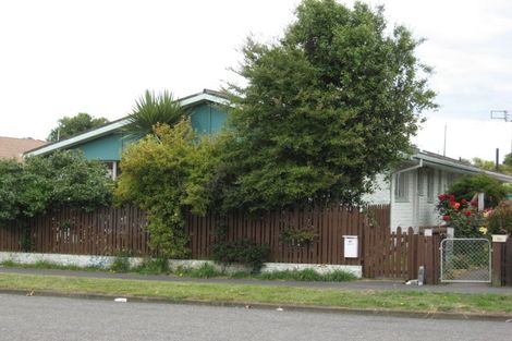 Photo of property in 2/97 Hay Street, Bromley, Christchurch, 8062