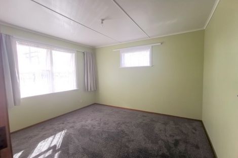 Photo of property in 11 Robert Burke Place, Henderson, Auckland, 0612