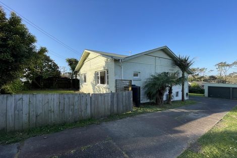 Photo of property in 492 Blockhouse Bay Road, Blockhouse Bay, Auckland, 0600