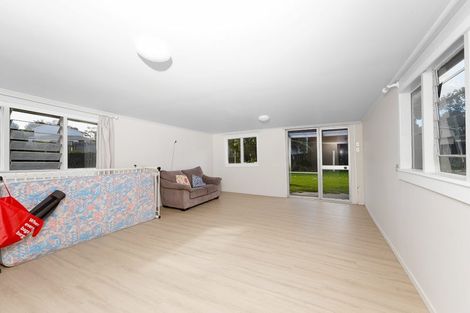 Photo of property in 35 Nile Road, Kelston, Auckland, 0602