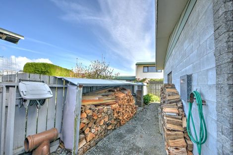 Photo of property in 10 Kerwood Place, Gore, 9710