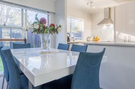 Photo of property in 2/18 Kashmir Road, Glen Eden, Auckland, 0602