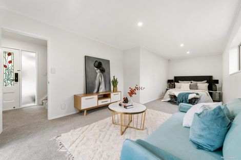 Photo of property in 1/9 Delisle Place, Windsor Park, Auckland, 0632