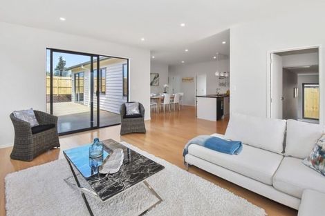 Photo of property in 13 Huahua Crescent, Papakura, 2110