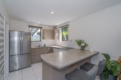 Photo of property in 2 Ridge Road, Tairua, 3508