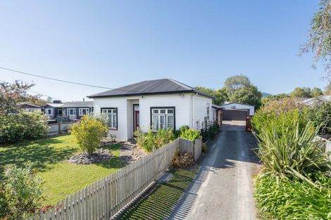 Photo of property in 12 Rata Street, Tokomaru, Palmerston North, 4474