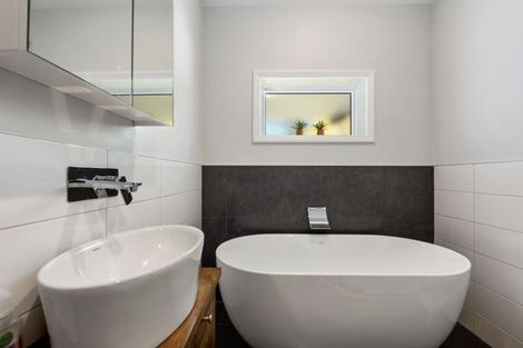 Photo of property in 19 Barton Road, Heretaunga, Upper Hutt, 5018