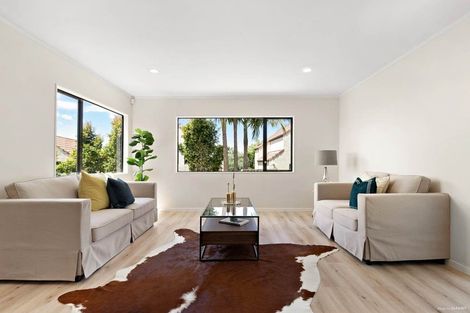 Photo of property in 7 Spencer Road, Oteha, Auckland, 0632