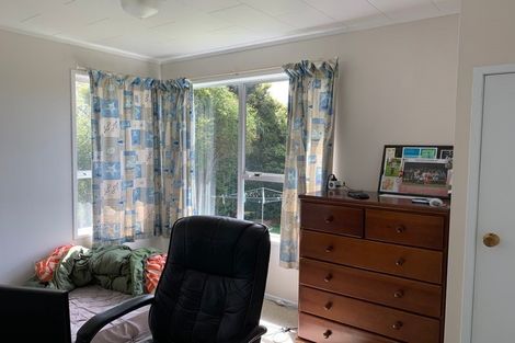 Photo of property in 11 Cockayne Crescent, Sunnynook, Auckland, 0620