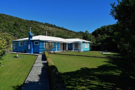 Photo of property in 2a Main Rd Ngakawau, Ngakawau, 7824