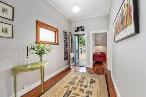 Photo of property in 33 Te Whiti Street, Kilbirnie, Wellington, 6022