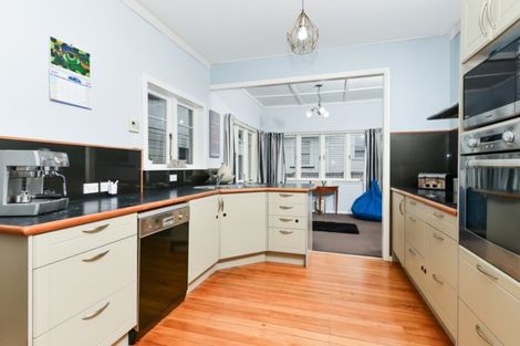 Photo of property in 15 Windsor Road, Maeroa, Hamilton, 3200