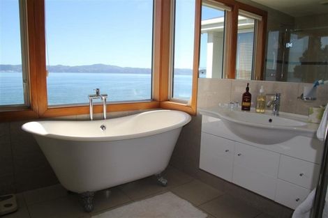 Photo of property in 7 Maire Street, Eastbourne, Lower Hutt, 5013