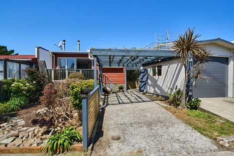 Photo of property in 39 Edgecombe Street, Newlands, Wellington, 6037