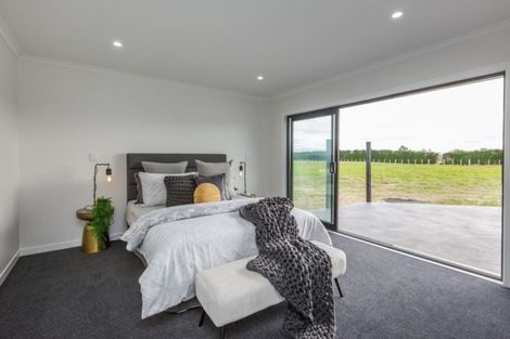 Photo of property in 175 Spur Road West, Colyton, Feilding, 4775