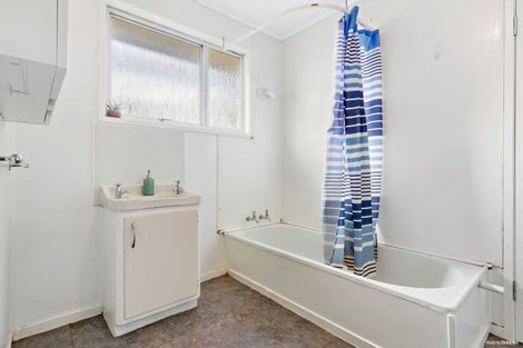 Photo of property in 1/3141 Great North Road, New Lynn, Auckland, 0600