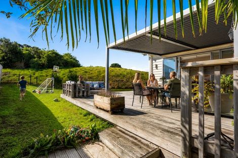 Photo of property in 33 Kaipuke Crescent, Gulf Harbour, Whangaparaoa, 0930