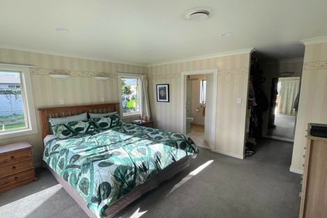 Photo of property in 15 Henley Crescent, Pirimai, Napier, 4112