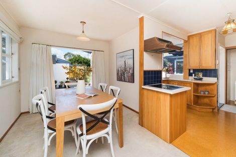 Photo of property in 11 Parkland Crescent, Terrace End, Palmerston North, 4410