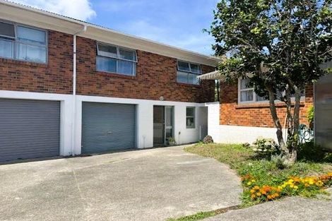 Photo of property in 4/162 Onewa Road, Northcote, Auckland, 0627