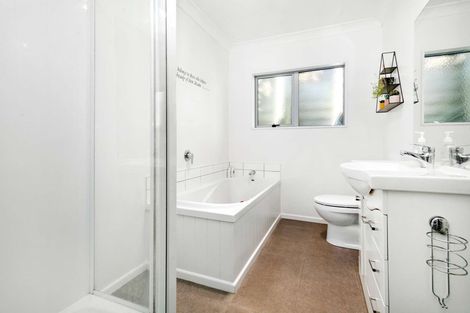 Photo of property in 15 Speldhurst Grove, Stokes Valley, Lower Hutt, 5019