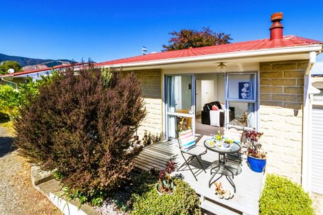 Photo of property in 2/11 Exeter Street, Stoke, Nelson, 7011