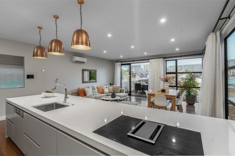 Photo of property in 102 Bassett Road, Remuera, Auckland, 1050