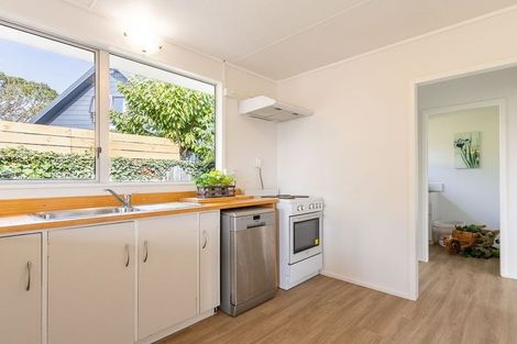 Photo of property in 11 Kanawa Street, Waikanae, 5036