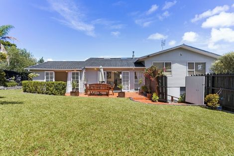 Photo of property in 3a Leiden Place, Totara Vale, Auckland, 0629