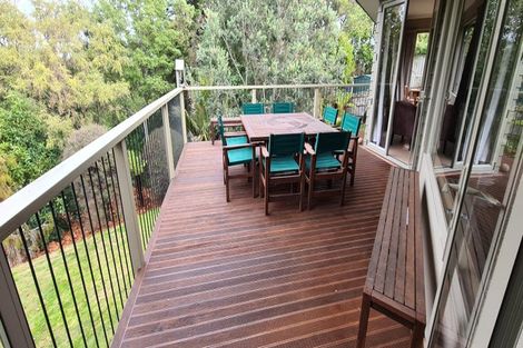 Photo of property in 9 La Lena Grove, Fitzherbert, Palmerston North, 4410