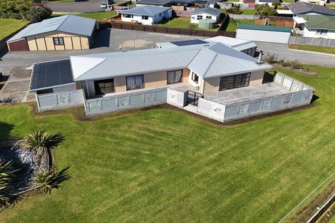 Photo of property in 75 Seabury Avenue, Foxton Beach, Foxton, 4815