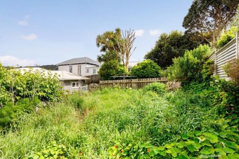 Photo of property in 68 Northland Road, Northland, Wellington, 6012