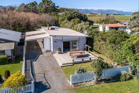 Photo of property in 67 Whangaimoana Beach Road, Whangaimoana, Pirinoa, 5772