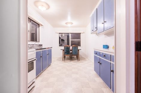 Photo of property in 34 Kaikoura Street, Henderson, Auckland, 0612