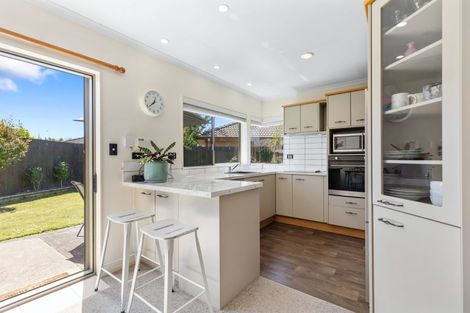 Photo of property in 6 Mcleod Place, Papamoa Beach, Papamoa, 3118