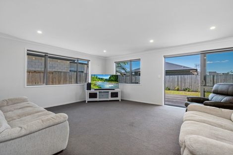 Photo of property in 5 Livingstone Drive, Papamoa Beach, Papamoa, 3118