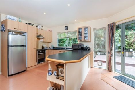 Photo of property in 25 Shetland Street, Glen Eden, Auckland, 0602