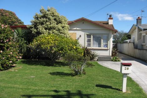 Photo of property in 28 Birdwood Road, Waterloo, Lower Hutt, 5011