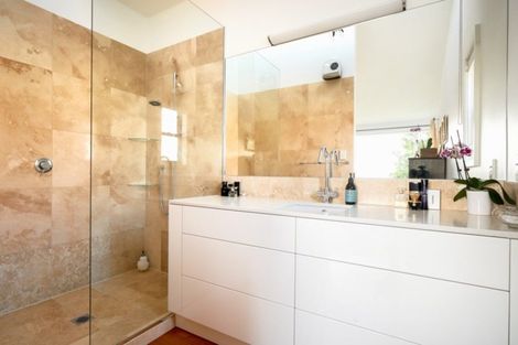 Photo of property in 3 Cameron Terrace, Bluff Hill, Napier, 4110