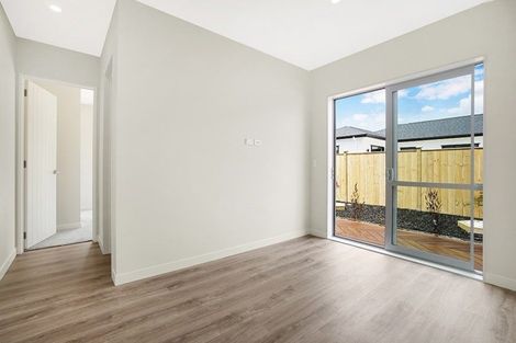 Photo of property in 75d Twin Parks Rise, Papakura, 2582