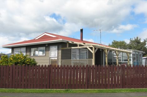 Photo of property in 39 Strathmore Avenue, Levin, 5510