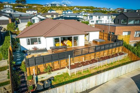 Photo of property in 8 Ihakara Arthur Lane, Aotea, Porirua, 5024